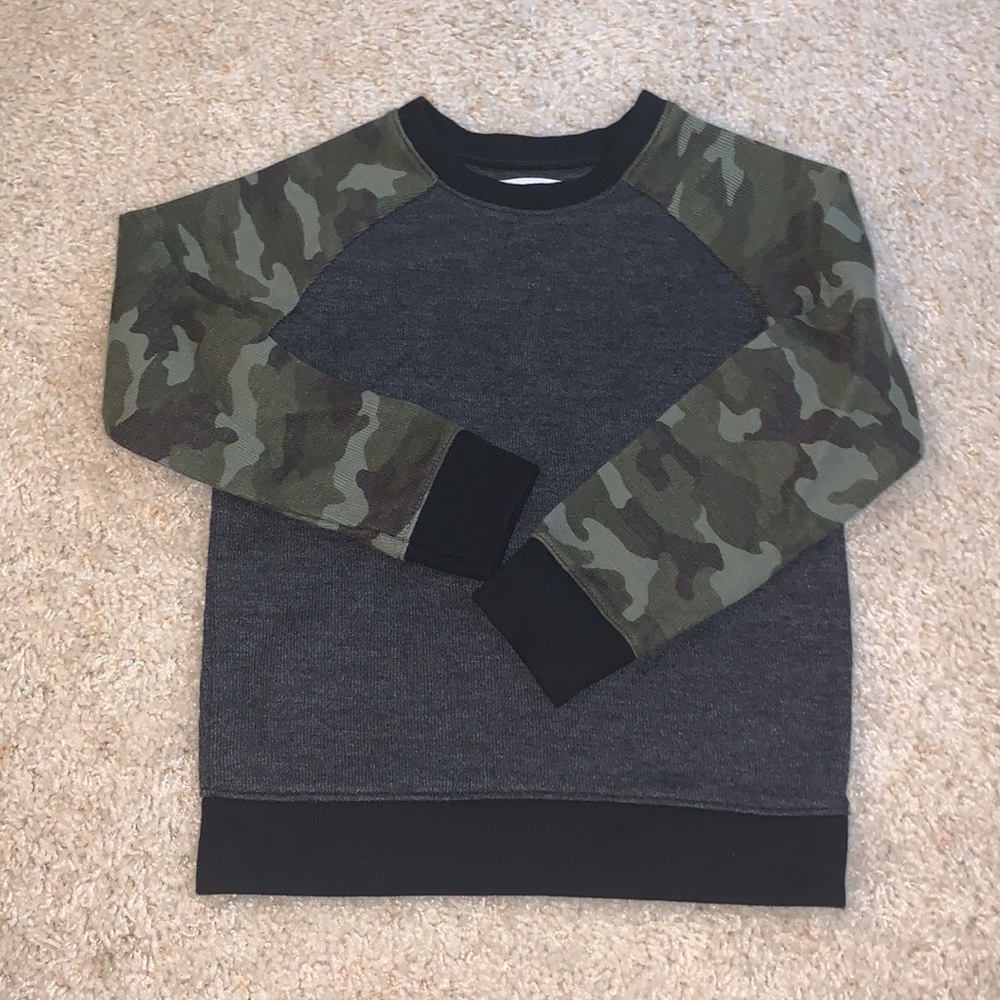 Old navy French ribbed long sleeve shirt. Size 5T